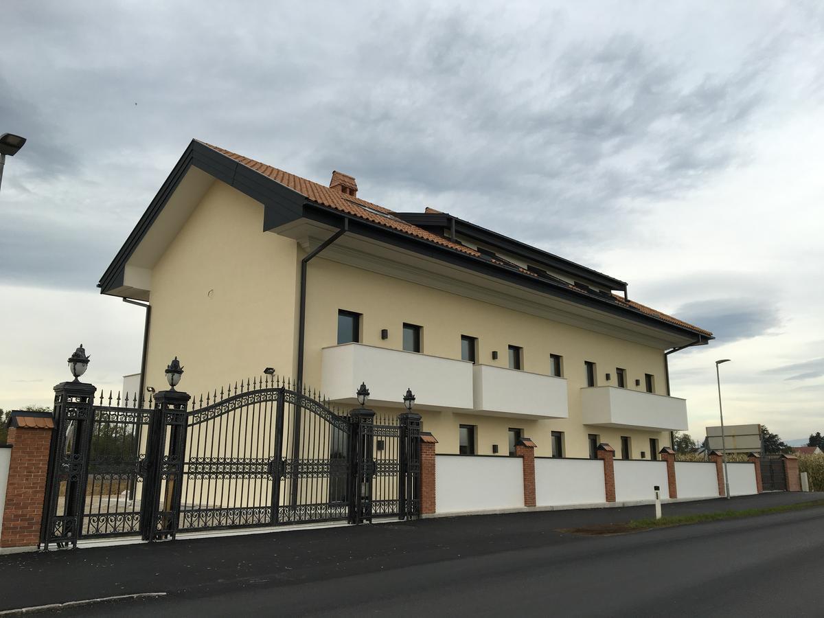 Mattone Aparthotel Lanzenkirchen Екстериор снимка