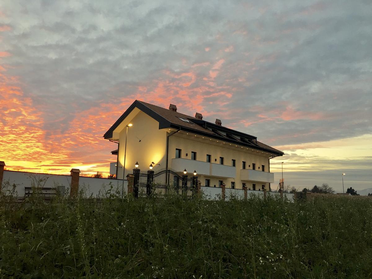 Mattone Aparthotel Lanzenkirchen Екстериор снимка